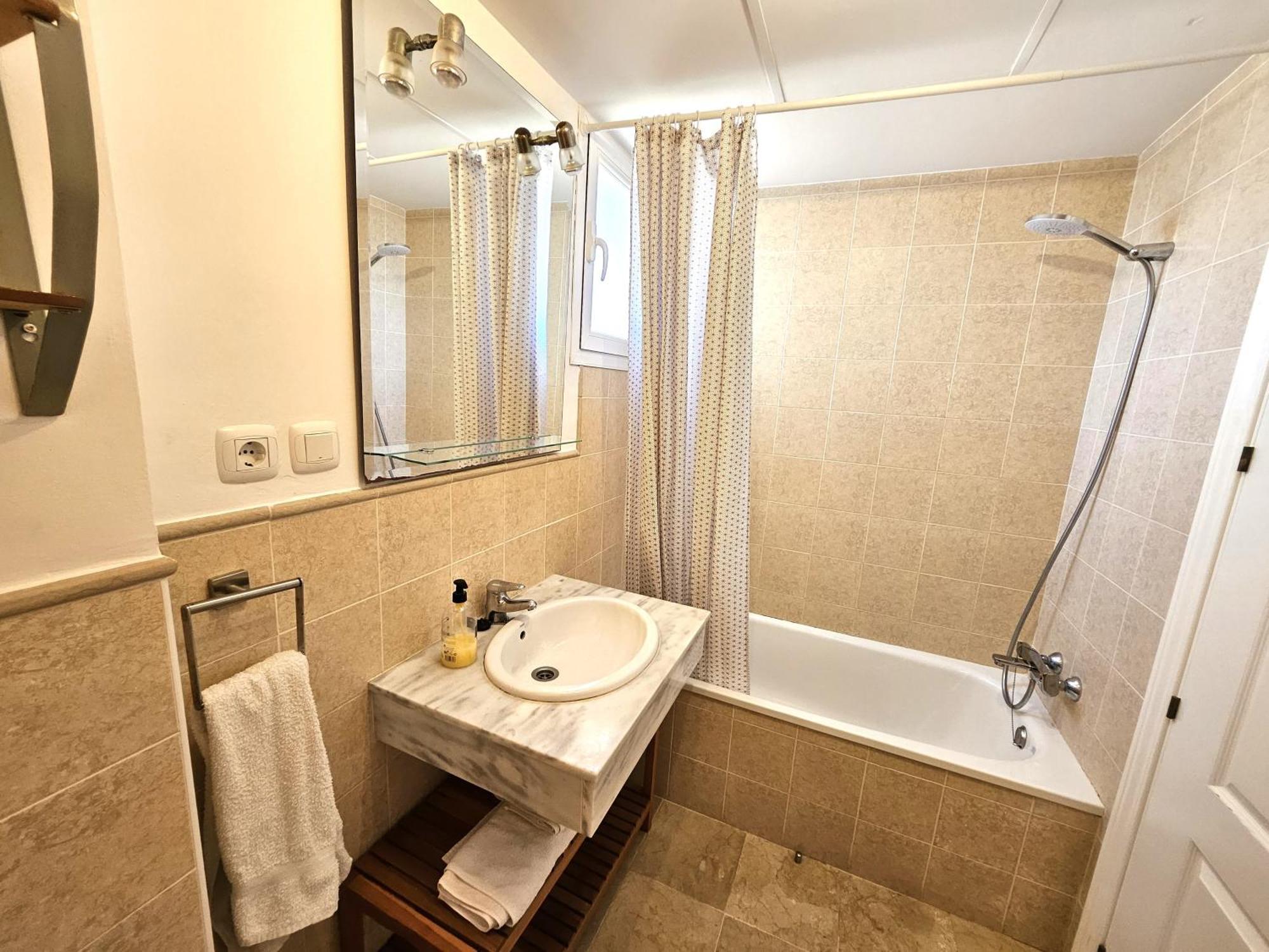 3 Bedrooms With Pool & Parking, Close To Sea And Gibraltar Манилва Екстериор снимка
